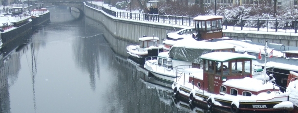 Historischer Hafen Berlin Mitte Winterimpression mit Eis und Schnee 610